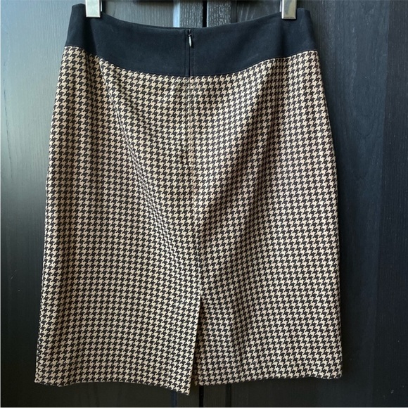 🚨3X$30🚨 Houndstooth skirt - Picture 5 of 10